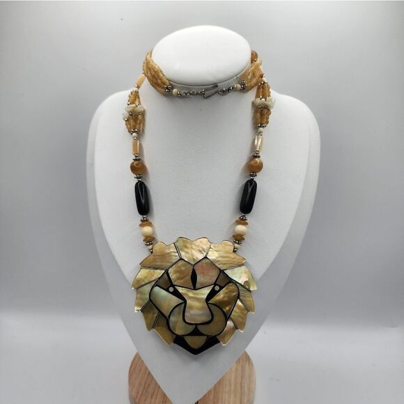 Vintage Lee Sands Lion Head Inlay Pendant Bead Necklacea - Picture 3 of 4